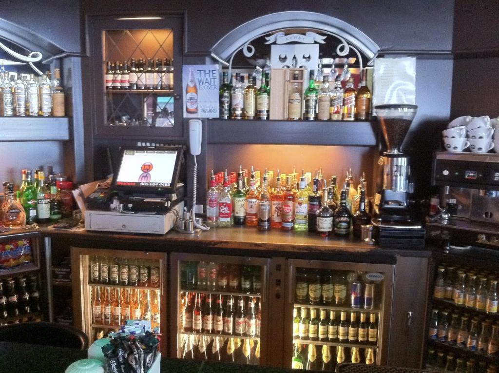 Galway Arms Inn Экстерьер фото